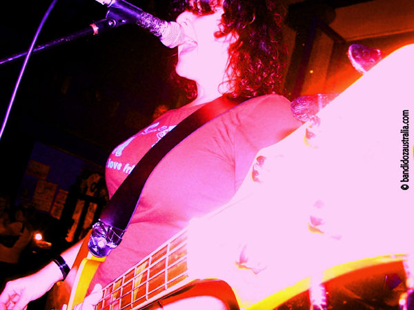 screamfeeder-the-rev-15-04-06-47