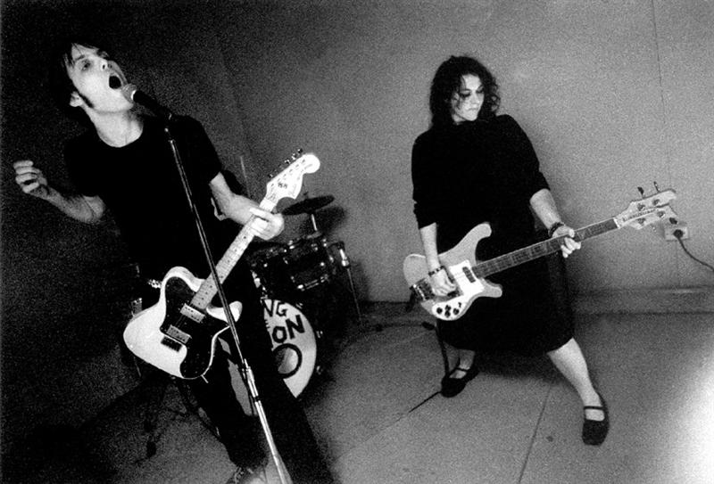 screamfeeder_video_bw_23a_7cm_300dpi-medium screamfeeder_video_bw_23a_7cm_300dpi-medium